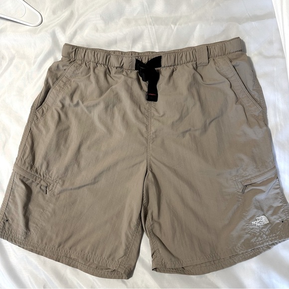 EUC North Face Mens Large Khaki Outdoor Hiking Camp Pockets Mesh Lined Shorts - Picture 1 of 8